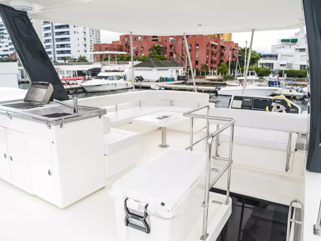 43 FT’  Yacht Catamaran