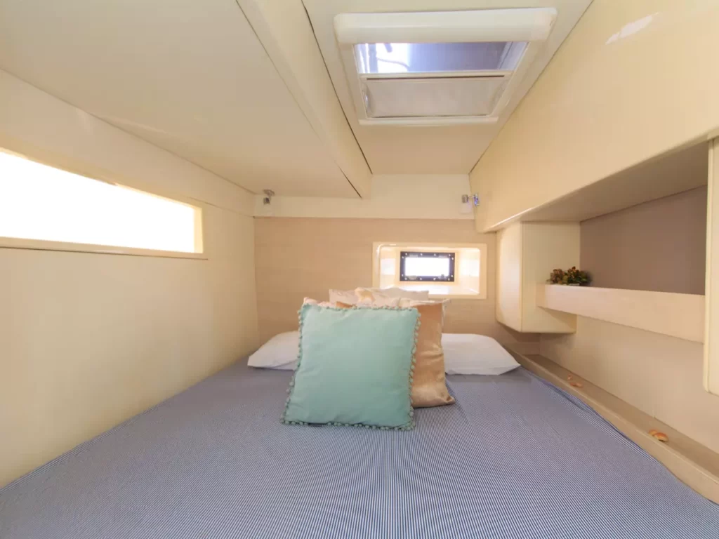 43 FT’  Yacht Catamaran