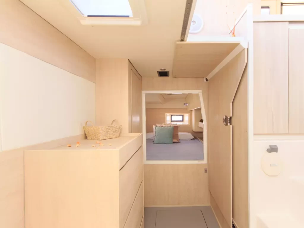 43 FT’  Yacht Catamaran