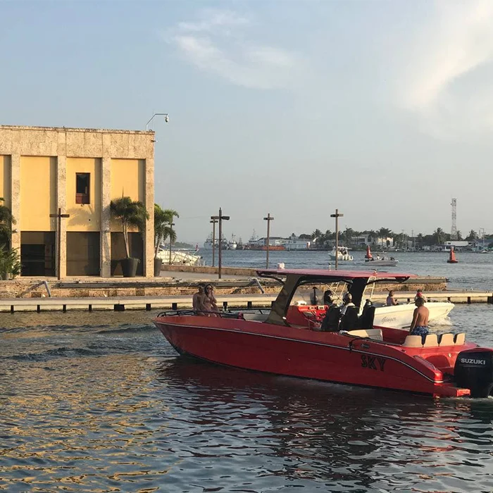 40 Ft Speed Boat Luxury - 7 - Classy Cartagena