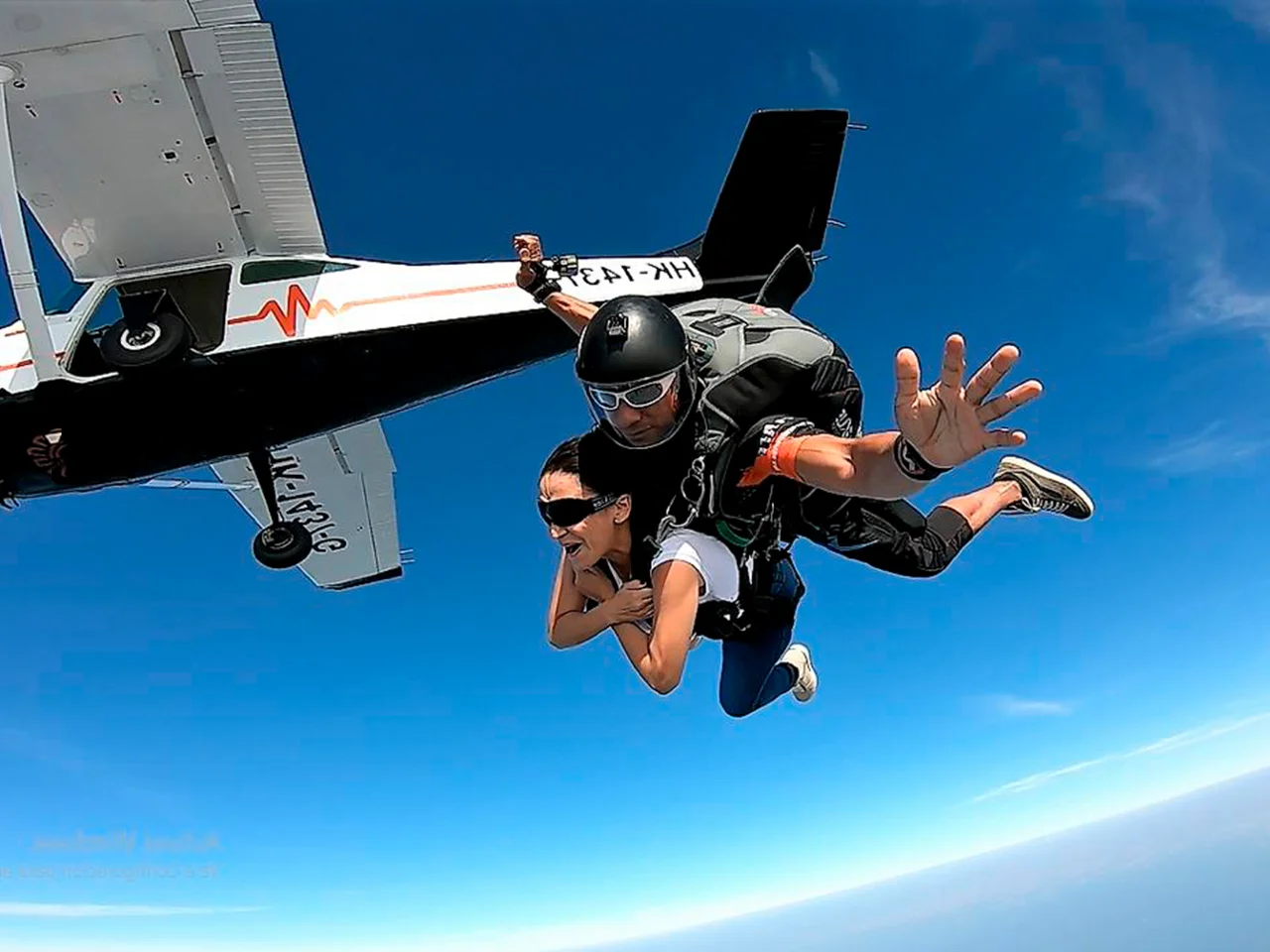 Skydiving - Classy Cartagena