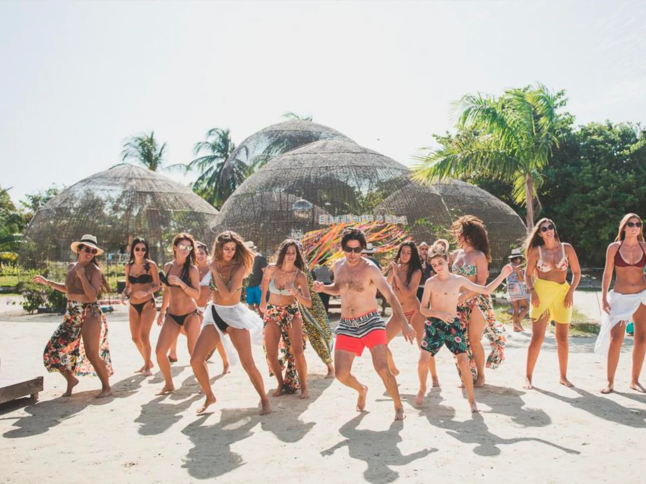Fenix Beach Club - Classy Cartagena