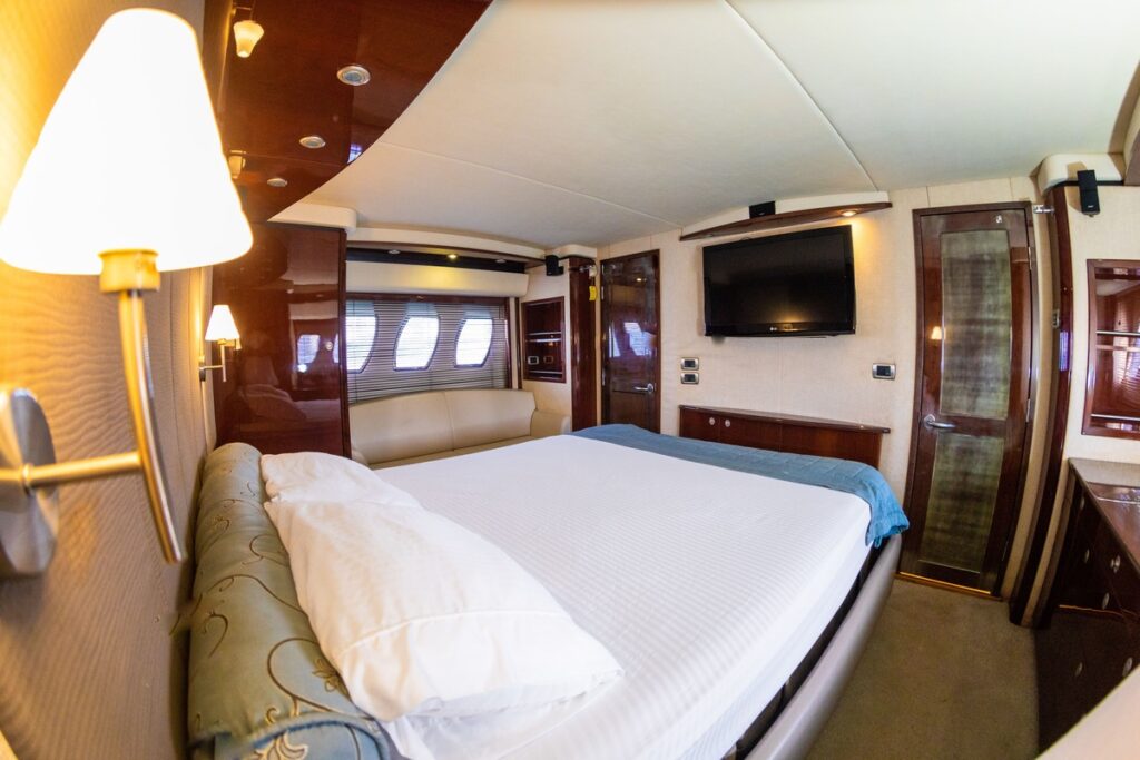 62 FT’ Sea Ray Yacht