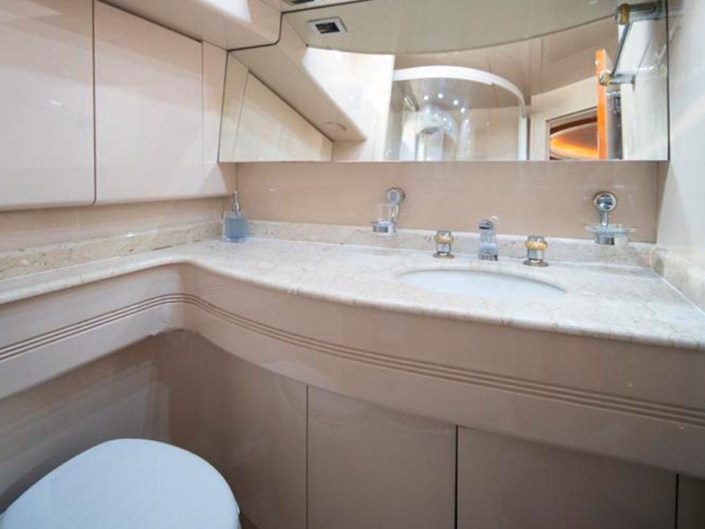 70 FT’ Azimut Yacht