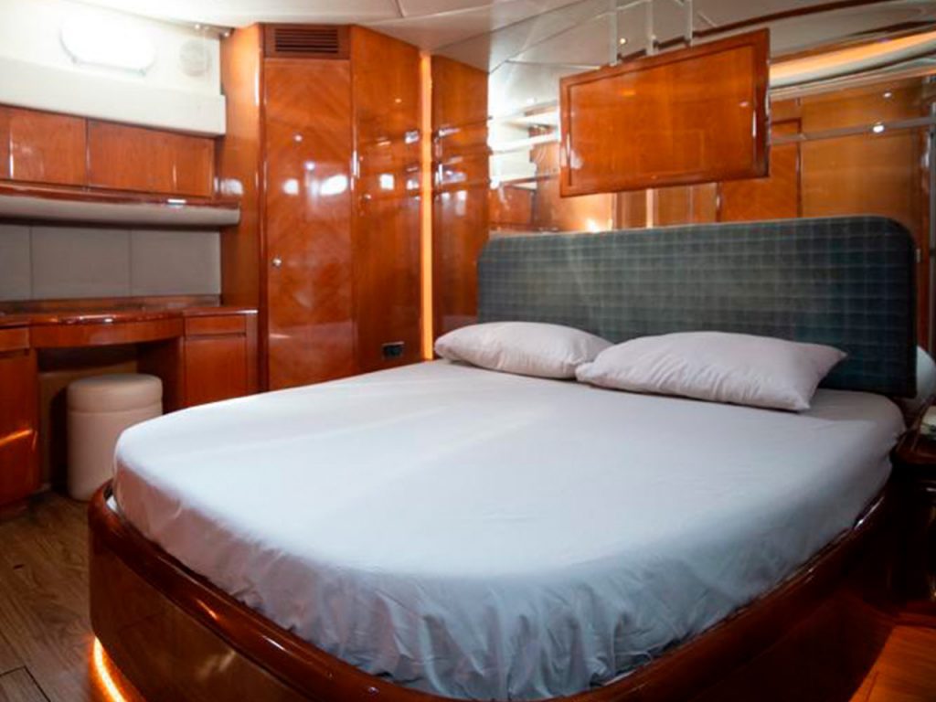 70 FT’ Azimut Yacht