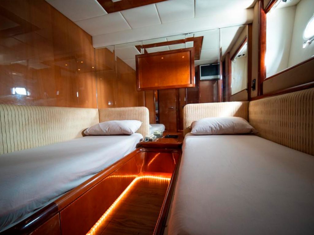 70 FT’ Azimut Yacht