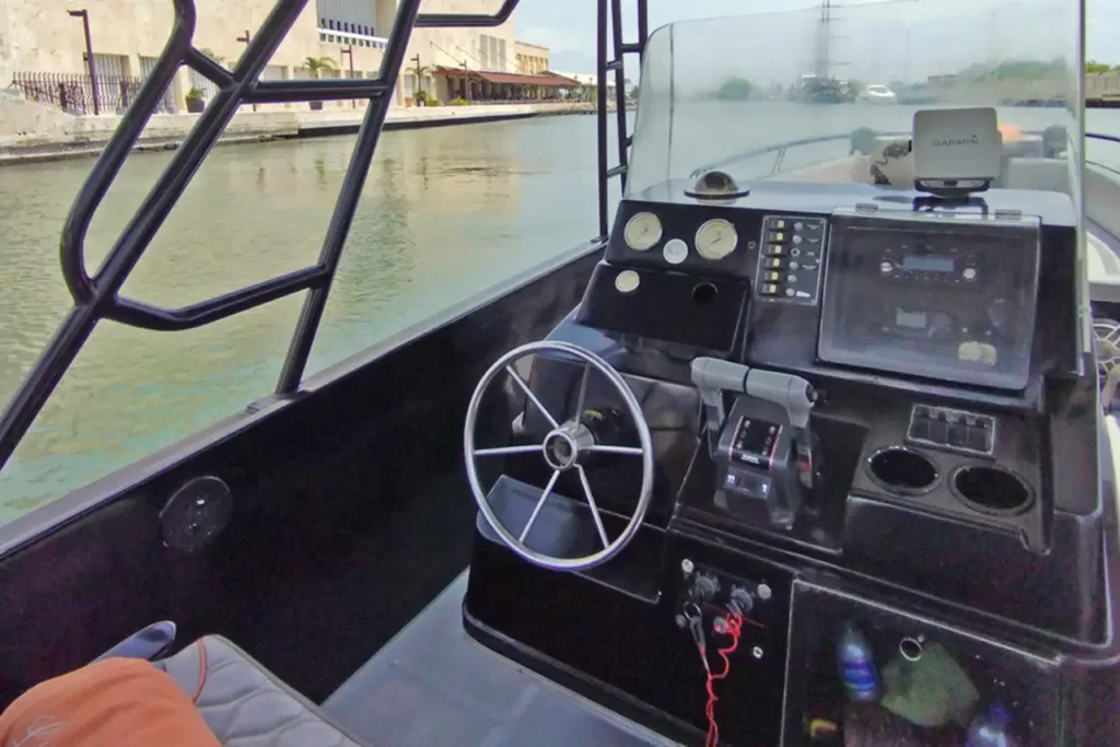 33Ft Speed Boat – Moon