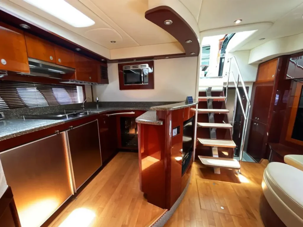 64 Ft Sea Ray – Luxury Yacht