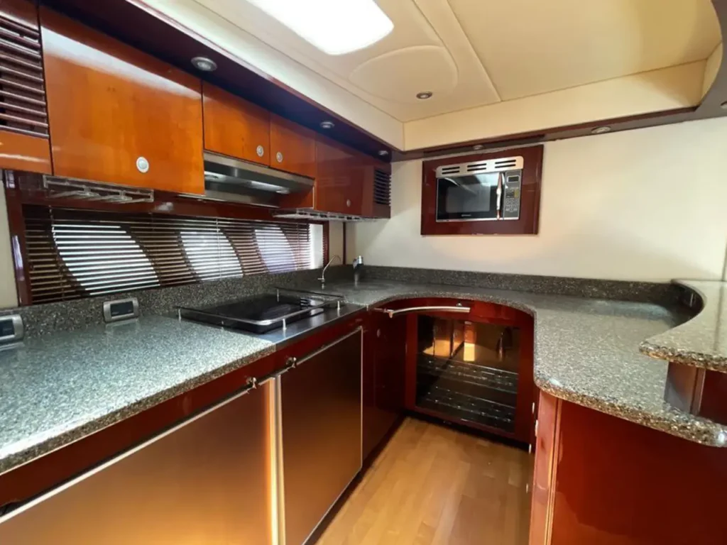 64 Ft Sea Ray – Luxury Yacht